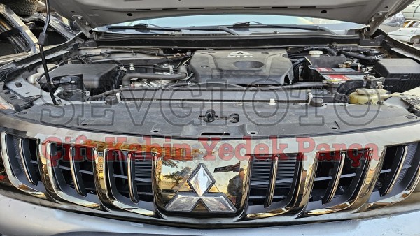 Mitsubishi L200 çıkma ön panjur Mitsubishi L200 çıkma ön panjur