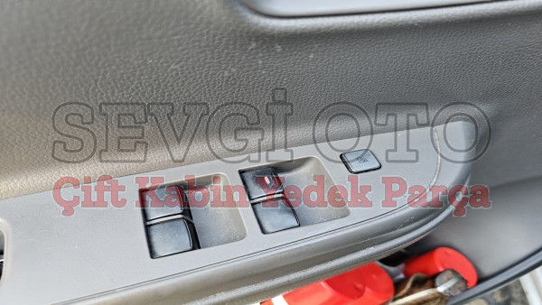 Mitsubishi L200 çıkma cam açma düğmesi Mitsubishi L200 çıkma cam açma düğmesi