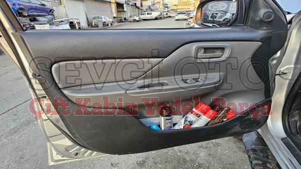 Mitsubishi L200 çıkma kapı döşemesi Mitsubishi L200 çıkma kapı döşemesi