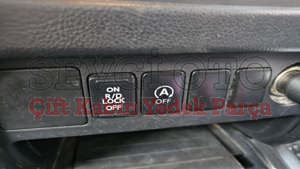 Mitsubishi L200 çıkma on rd lock off düğmesi Mitsubishi L200 çıkma on rd lock off düğmesi