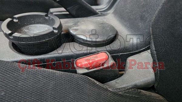Mitsubishi L200 çıkma emniyet kemeri tokası Mitsubishi L200 çıkma emniyet kemeri tokası