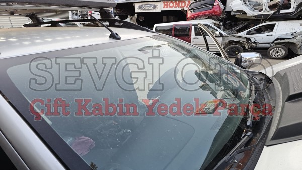 Mitsubishi L200 çıkma ön cam orijinal Mitsubishi L200 çıkma ön cam orijinal