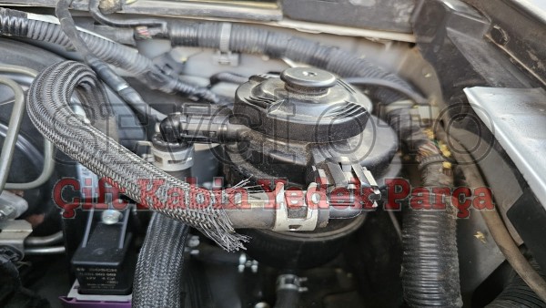 Mitsubishi L200 çıkma mazot pompa deposu Mitsubishi L200 çıkma mazot pompa deposu