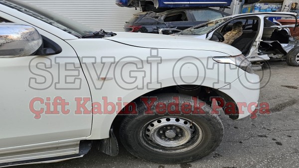 Mitsubishi L200 çıkma sağ ön çamurluk beyaz Mitsubishi L200 çıkma sağ ön çamurluk beyaz